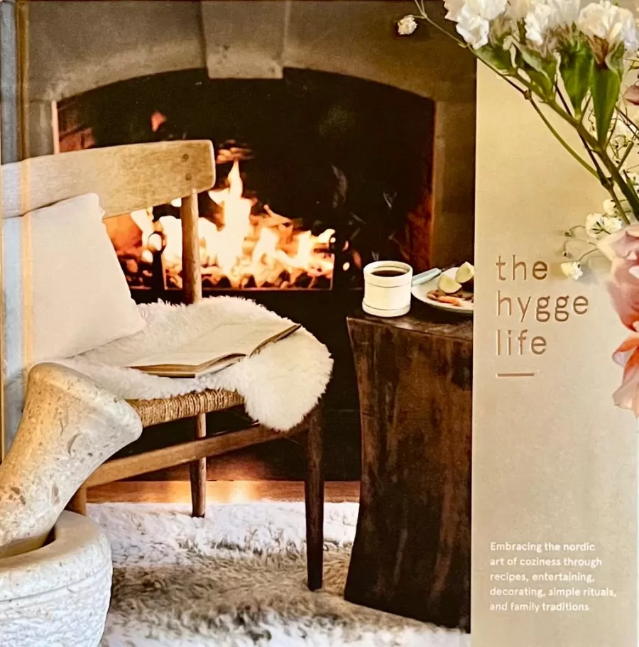 Picture showing the book "The hygge life"